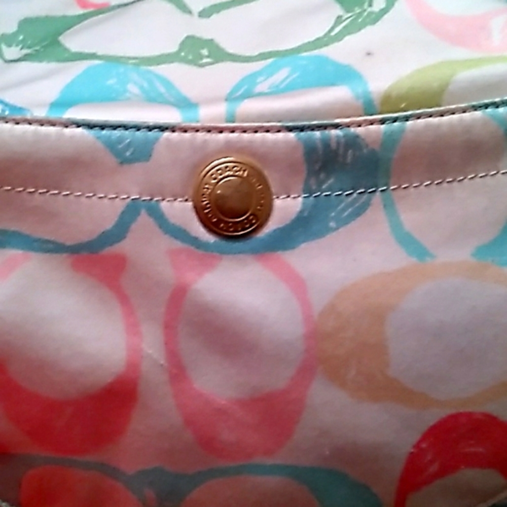 A Coach hand bag